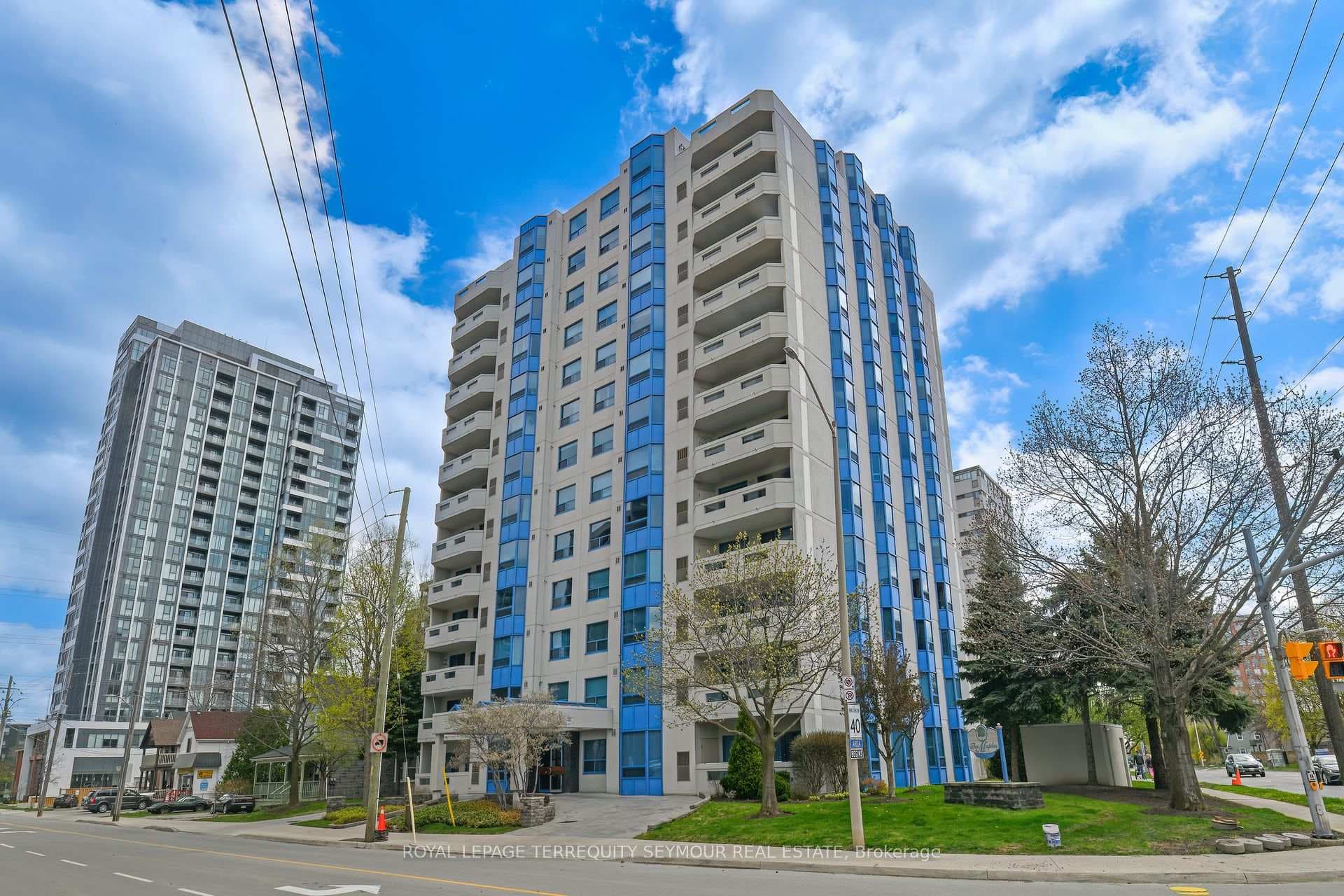 1272 Ontario Street Unit 702, Burlington, ON L7S 2L8 - Photo 1