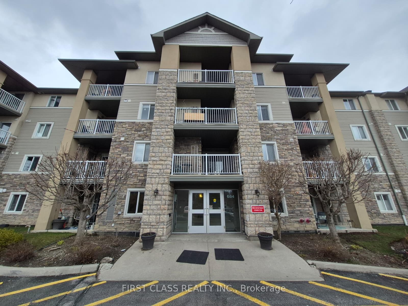 684 Warden Avenue Unit 404, Dorset Park / Kennedy Park, ON M1L 4W4 - Photo 1