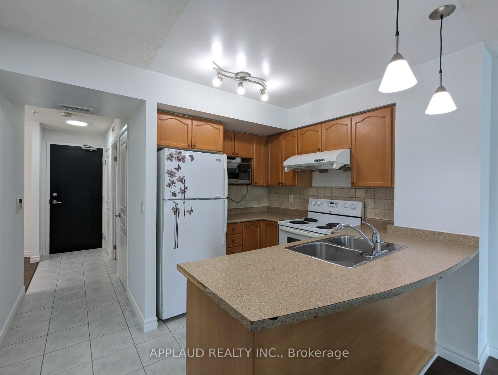 18 Yonge Street Unit 2102, Toronto C01