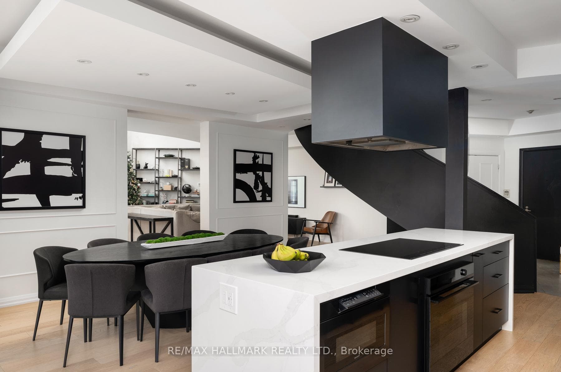 3 Mcalpine Street Unit 903, Annex / Yorkville / Summerhill, ON M5R 3T5 - Photo 1