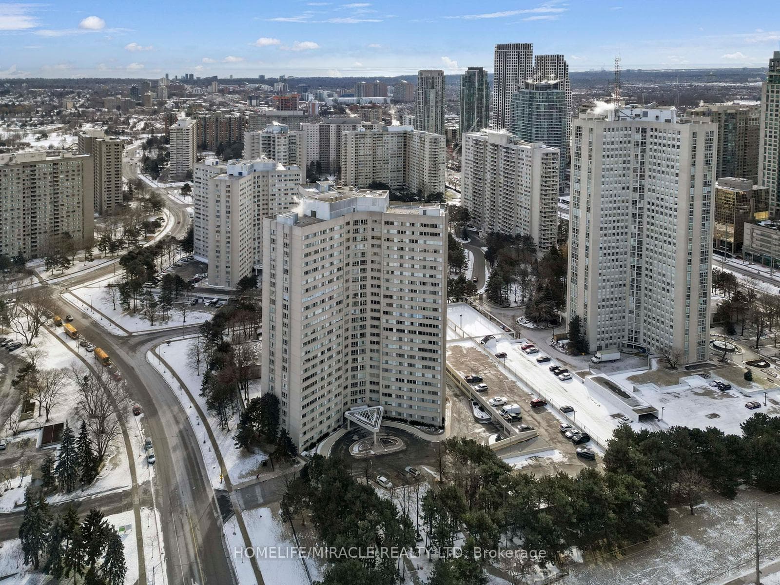 3700 Kaneff Crescent Unit 202, Mississauga, ON L5A 4B8 - Photo 1