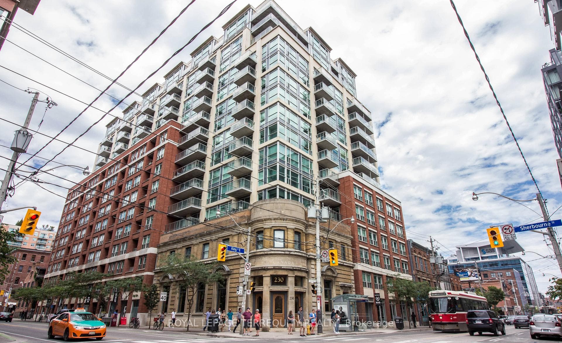 230 King Street Unit 1718, Regent Park / Cabbagetown / St. James Town, ON M5A 1K5 - Photo 1
