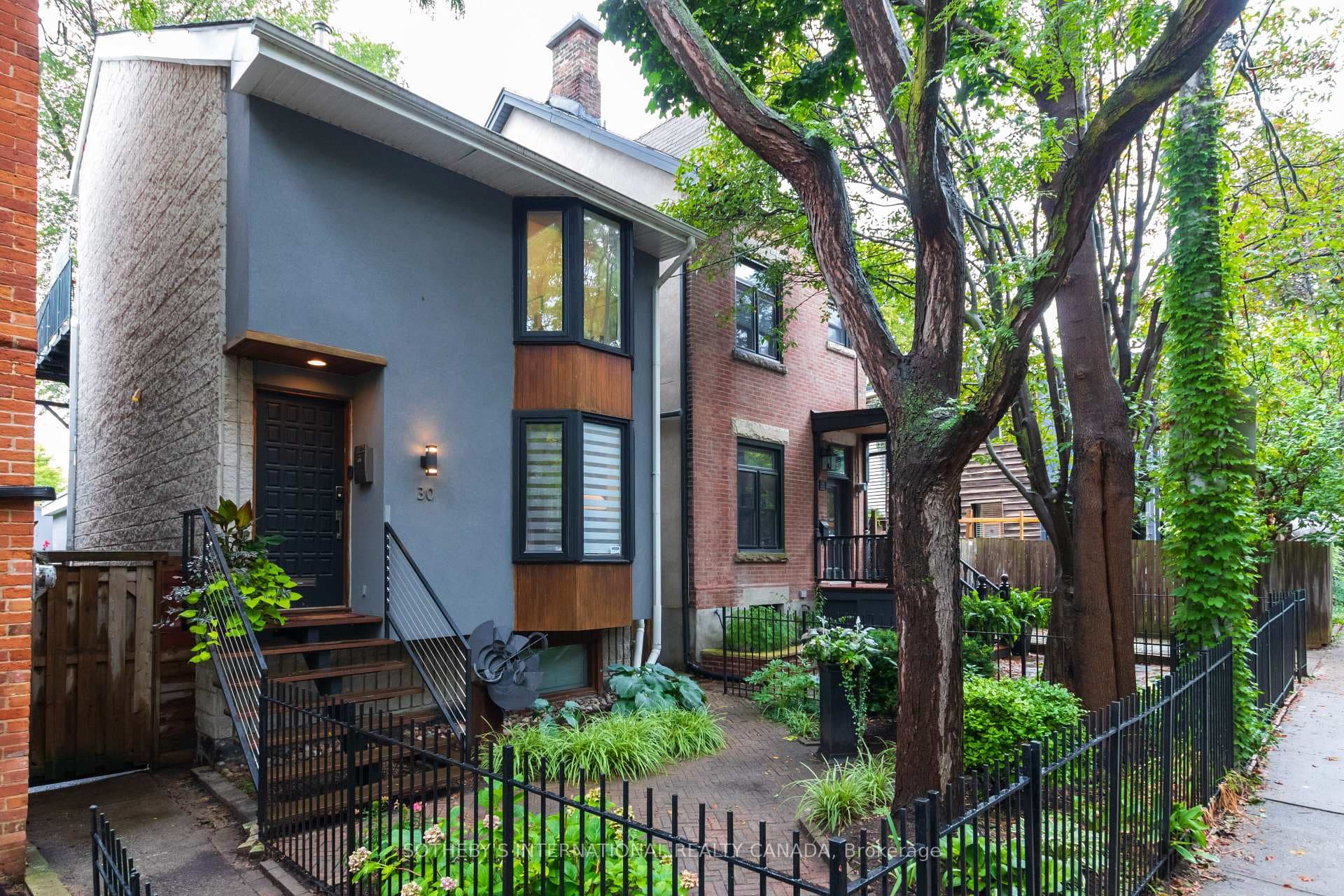 30 Sword Street, Regent Park / Cabbagetown / St. James Town, ON M5A 3N2 - Photo 1