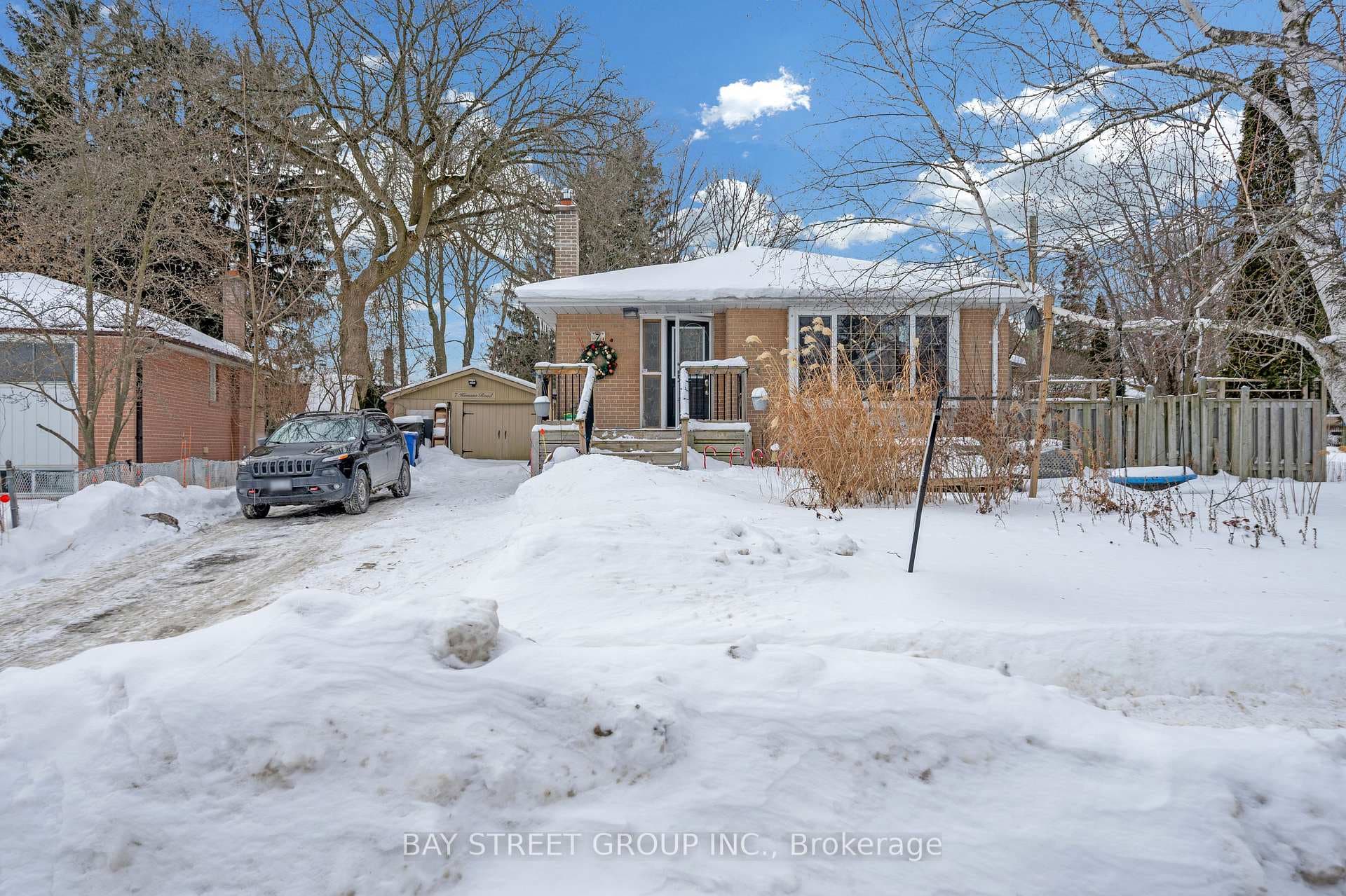 7 Kemano Road, Aurora, ON L4G 2X9 - Photo 1