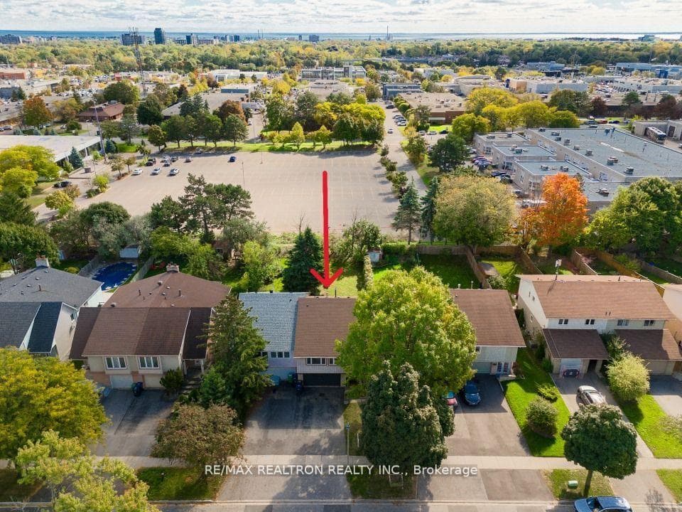 2440 Mainroyal Street, Mississauga, ON L5L 1C9 - Photo 1