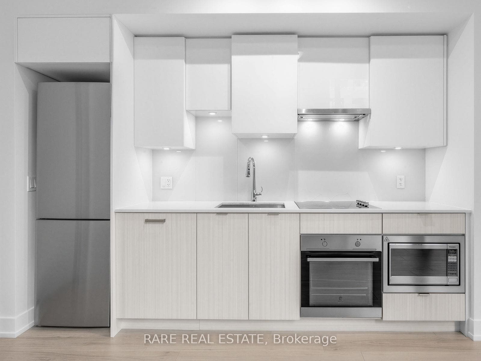 99 Broadway Avenue Unit 105, Leaside / Davisville, ON M4P 0E3 - Photo 1