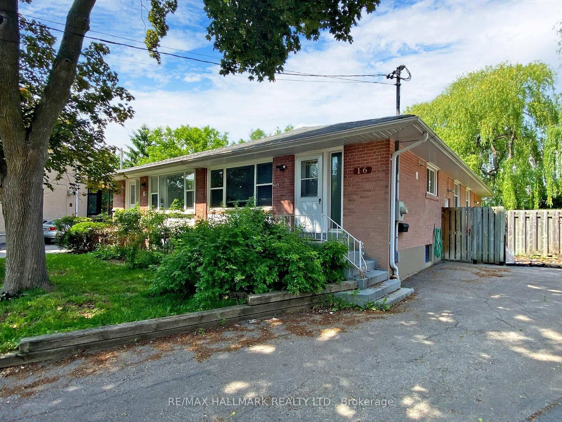 16 Dunboyne Court, Thornhill / Willowdale, ON M2R 2B7 - Photo 1