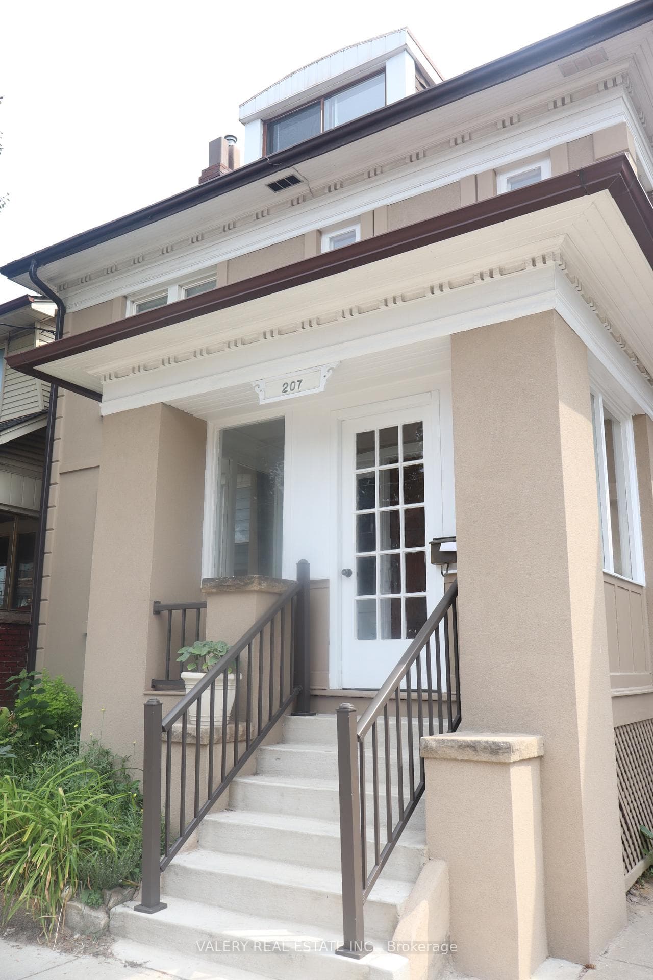 207 Oakwood Avenue, Forest Hill / Deer Park, ON M6E 2V3 - Photo 1
