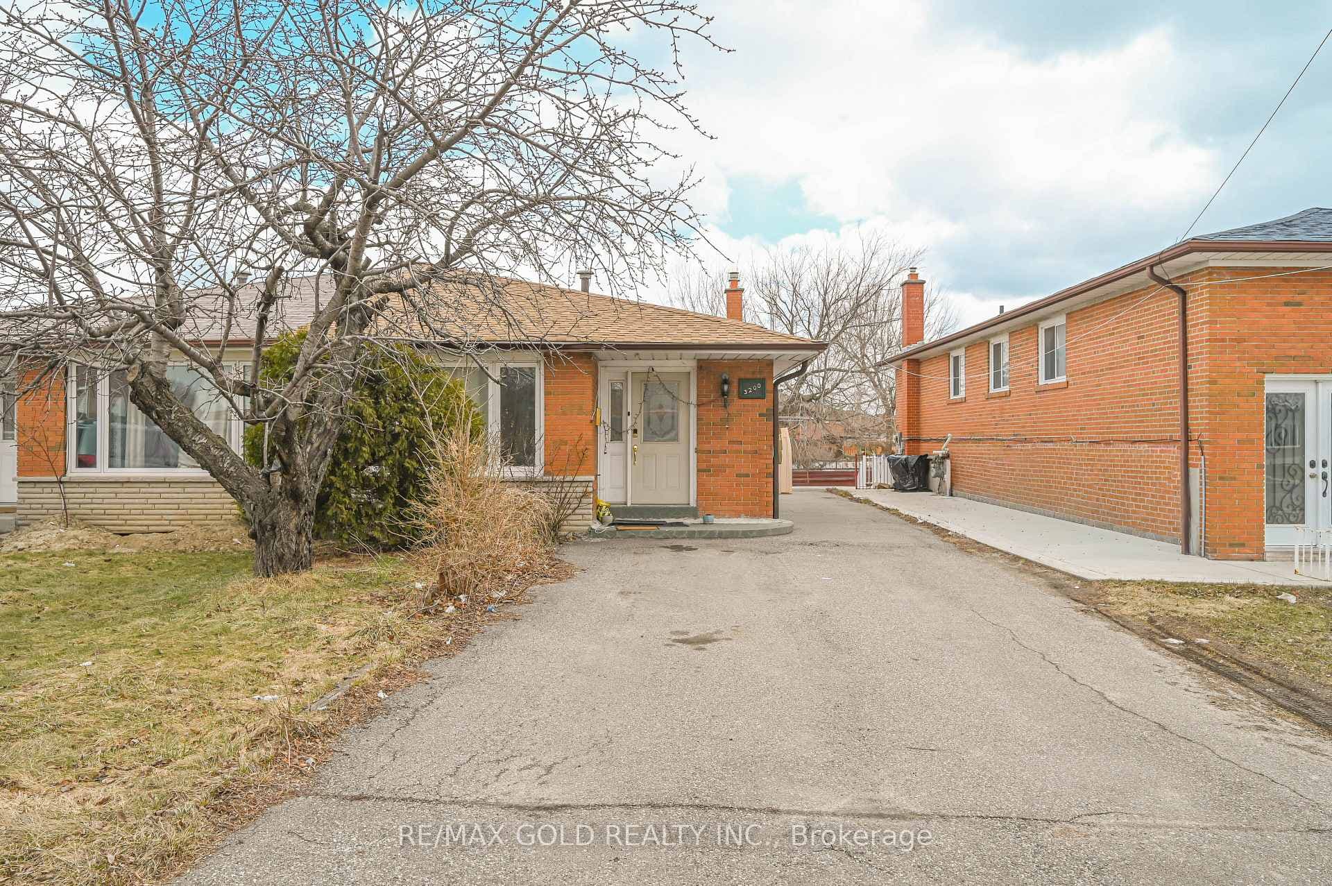3200 Morning Star Drive, Mississauga, ON L4T 1X5 - Photo 1