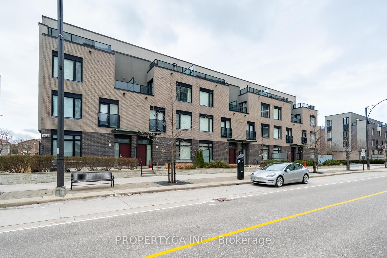 4030 Parkside Village Drive Unit 11, Mississauga, ON L5B 3M1 - Photo 1