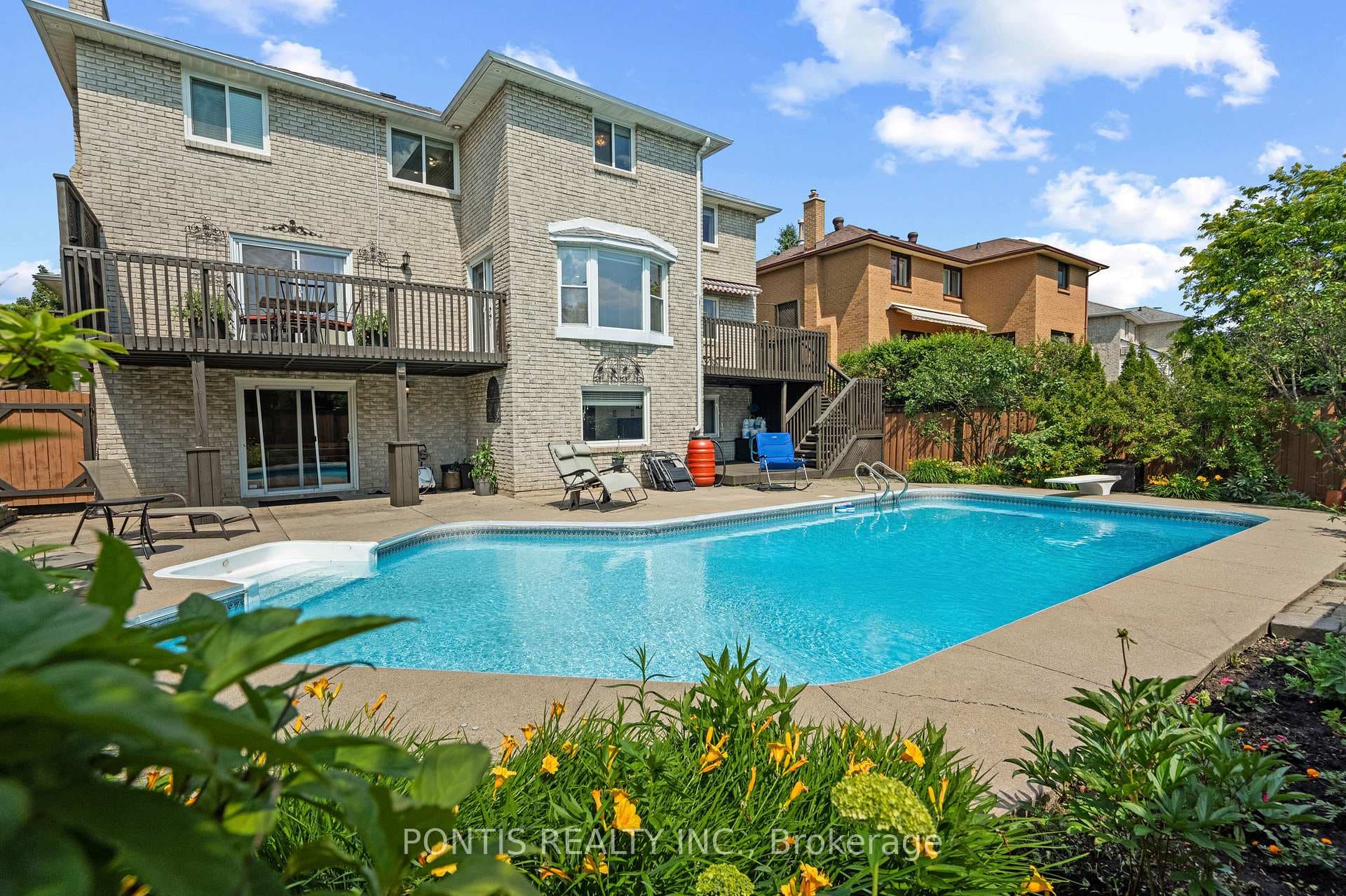 10 Whitmore Court, Brampton, ON L6Z 2A5 - Photo 1