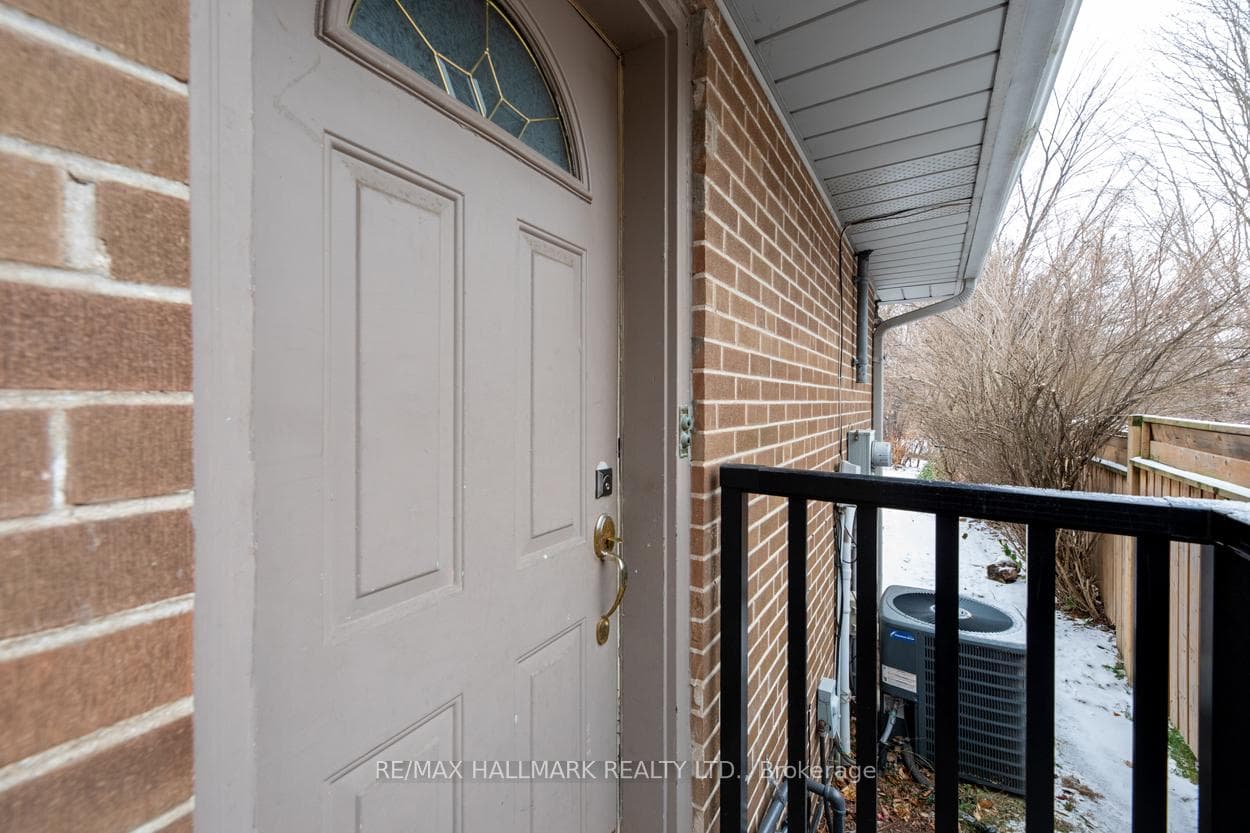 3 Minorca Place Unit Lower 2, Don Mills / Parkwoods / Victoria Village, ON M3A 2Z5 - Photo 1