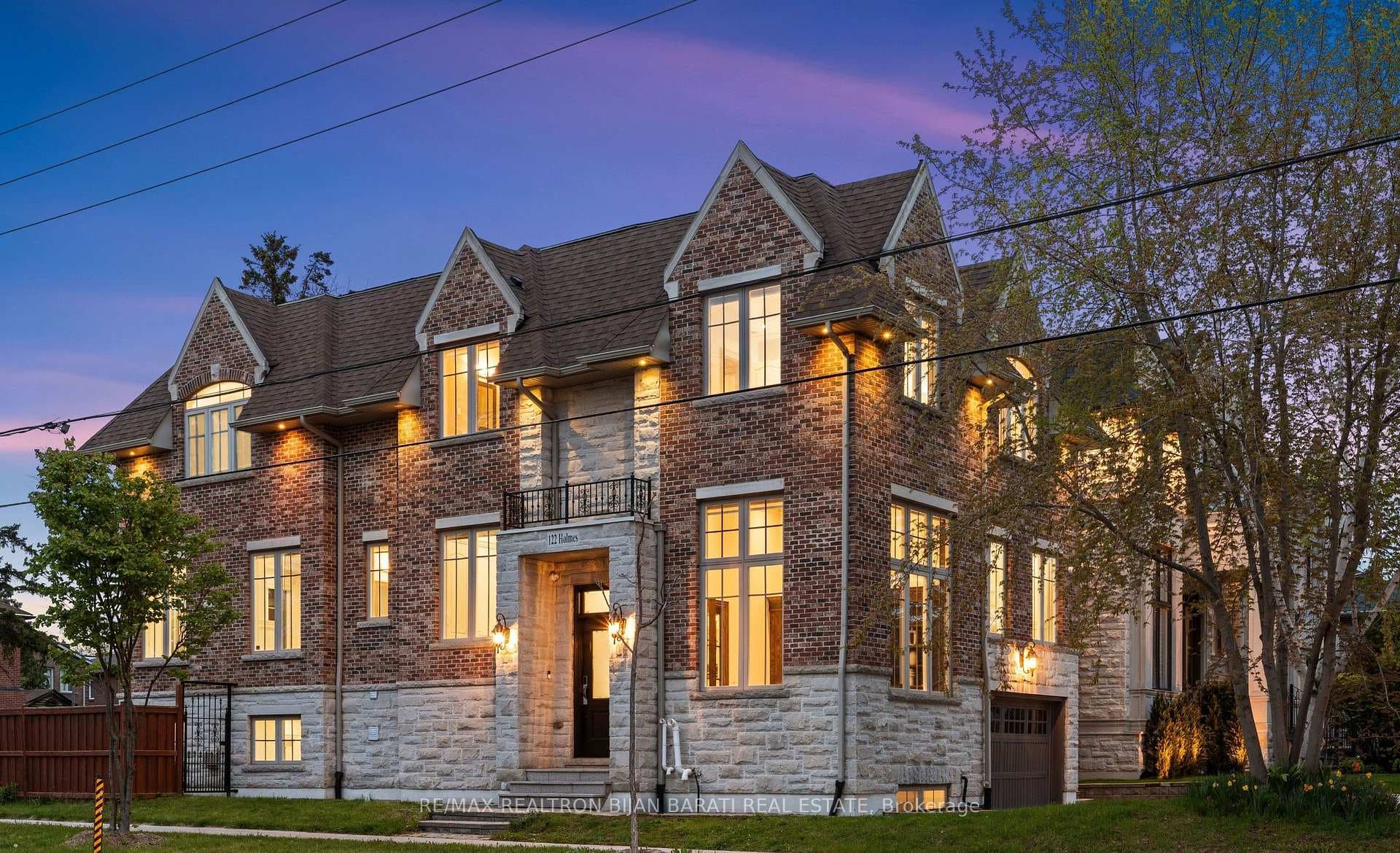 122 Holmes Avenue, Toronto C14