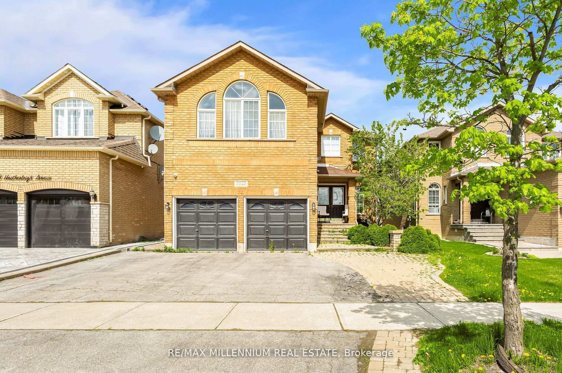 5525 Heatherleigh Avenue, Mississauga, ON L5V 2L5 - Photo 1