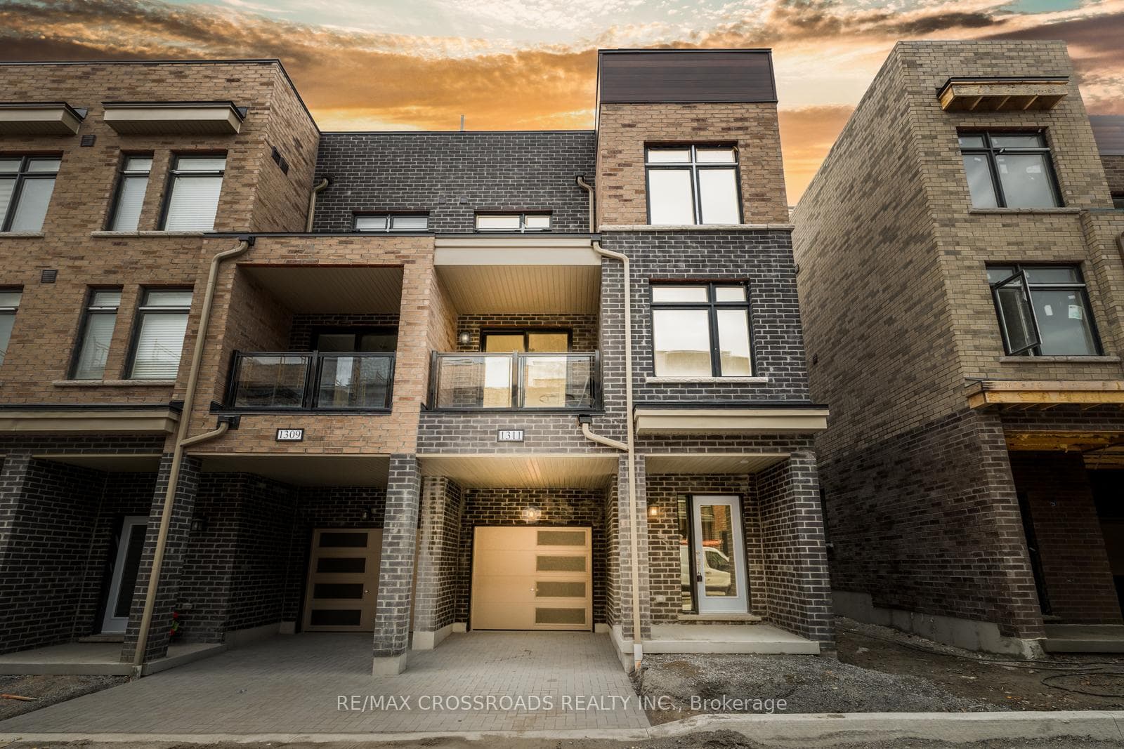 1865 Pickering Parkway Unit 1311, Pickering, ON L1V 0H2 - Photo 1