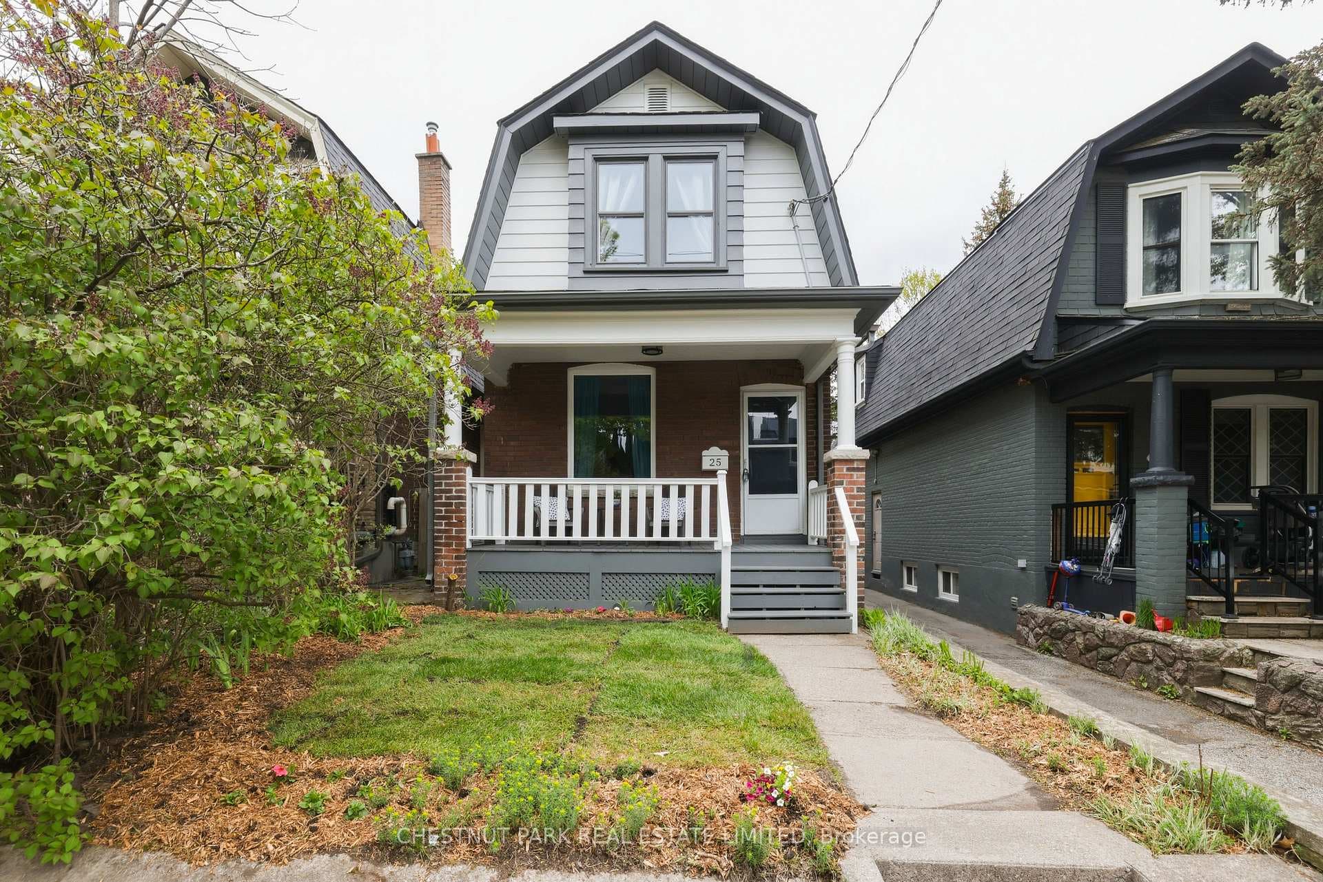 25 Harris Avenue, The Beaches / Upper Beaches, ON M4C 1P3 - Photo 1