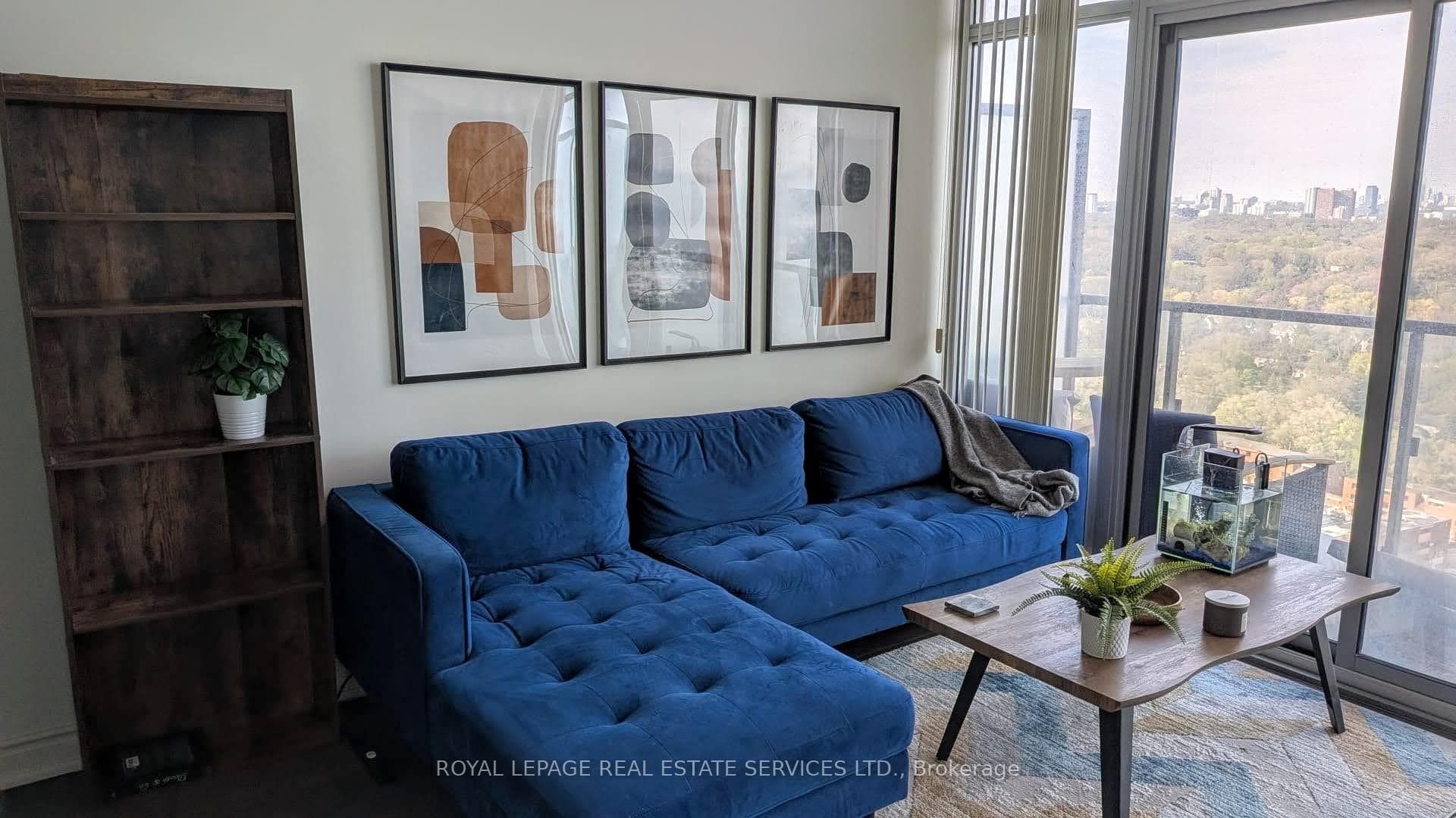 105 The Queensway N/A Unit 2412, High Park / Junction / Roncesvalles, ON M6S 5B5 - Photo 1