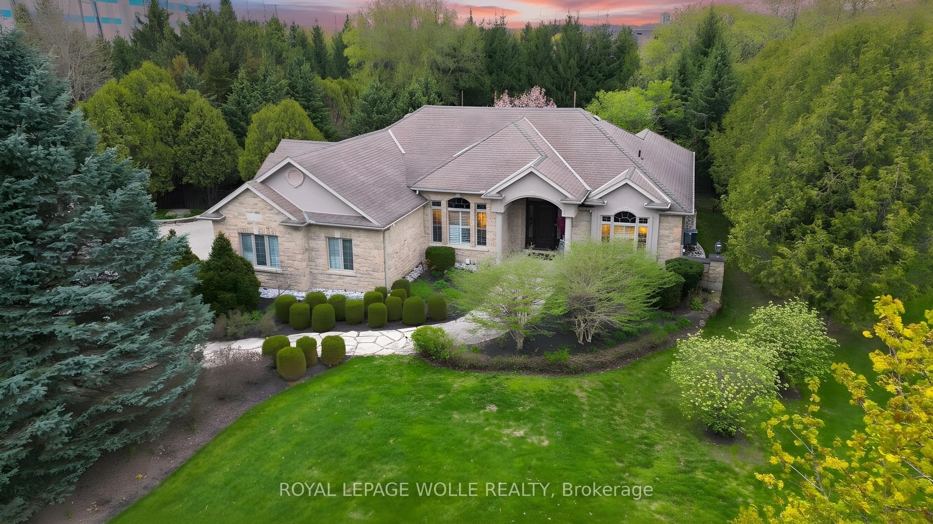 118 Old Mill Road, Cambridge, ON N3H 4R8 - Photo 1