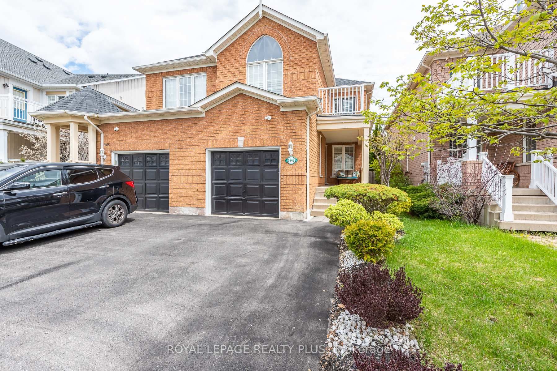 6943 Buttle Station Place, Mississauga, ON L5W 1B8 - Photo 1