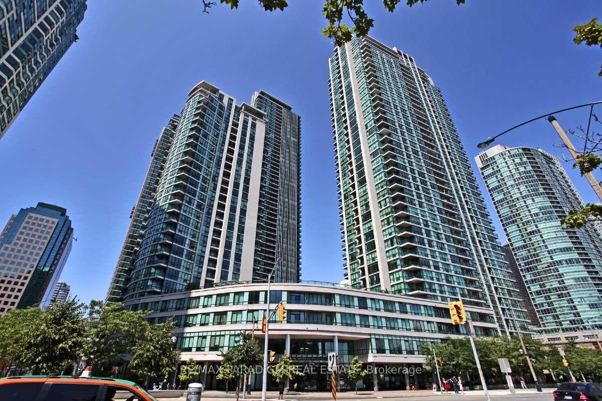 16 Yonge Street Unit 1106, Toronto C01