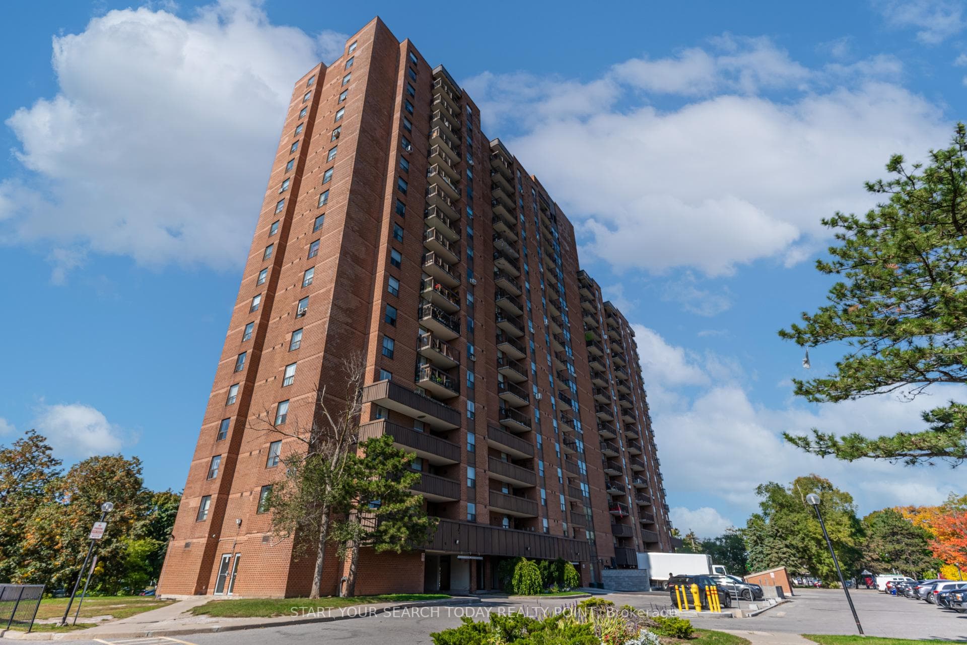 90 Ling Road Unit 810, Rouge / Port Union / Malvern, ON M1E 4Y3 - Photo 1