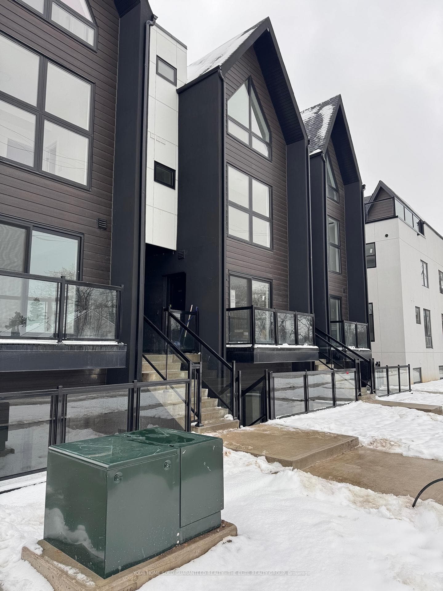 7277 Wilson Crescent Unit 208, Niagara Falls, ON L2G 4R8 - Photo 1