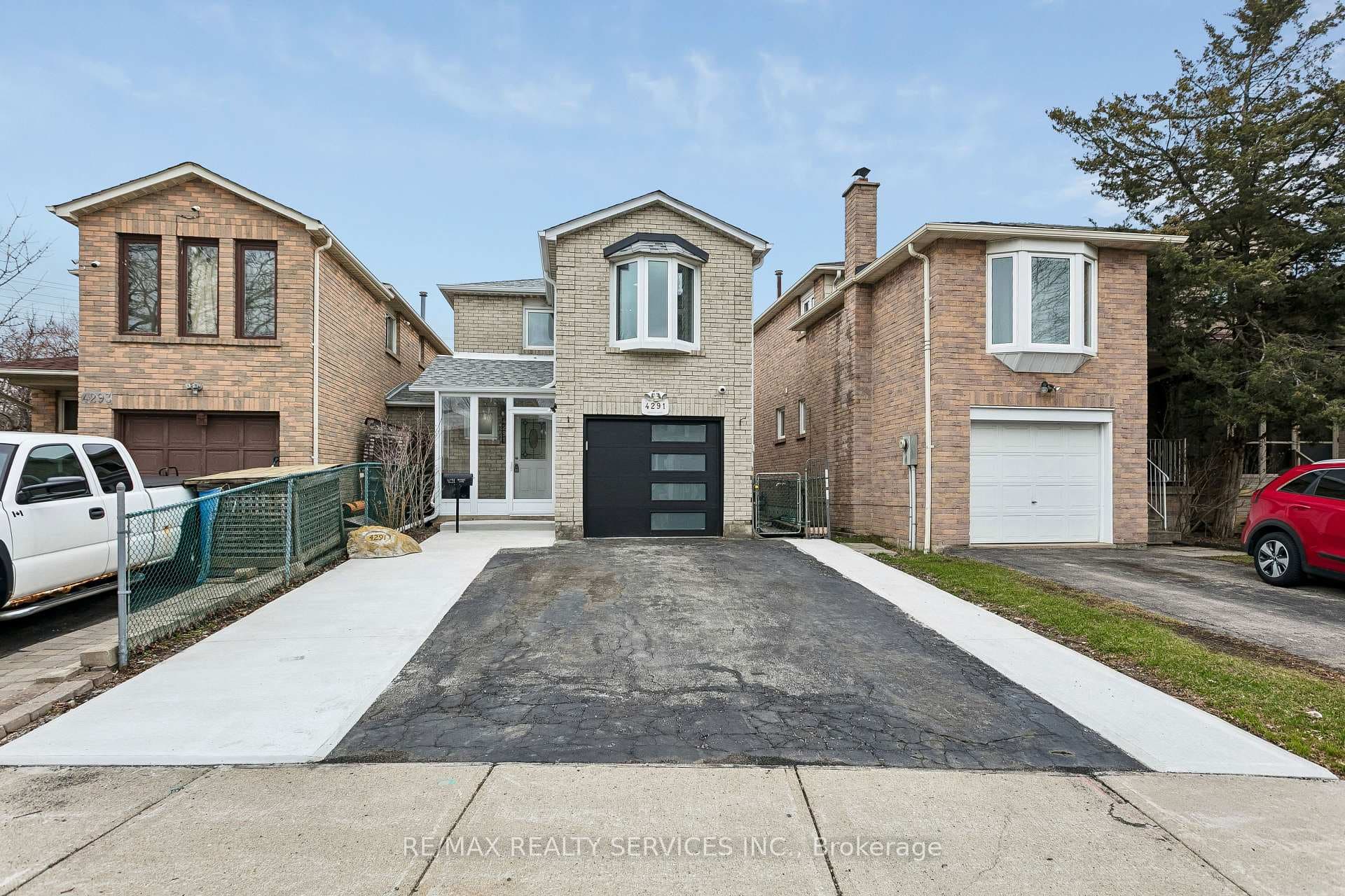 4291 Beacon Lane, Mississauga, ON L5C 3V8 - Photo 1