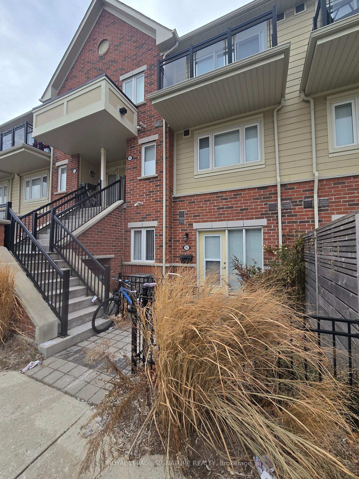 250 Sunny Meadow Boulevard Unit 142, Brampton, ON L6R 3Y7 - Photo 1