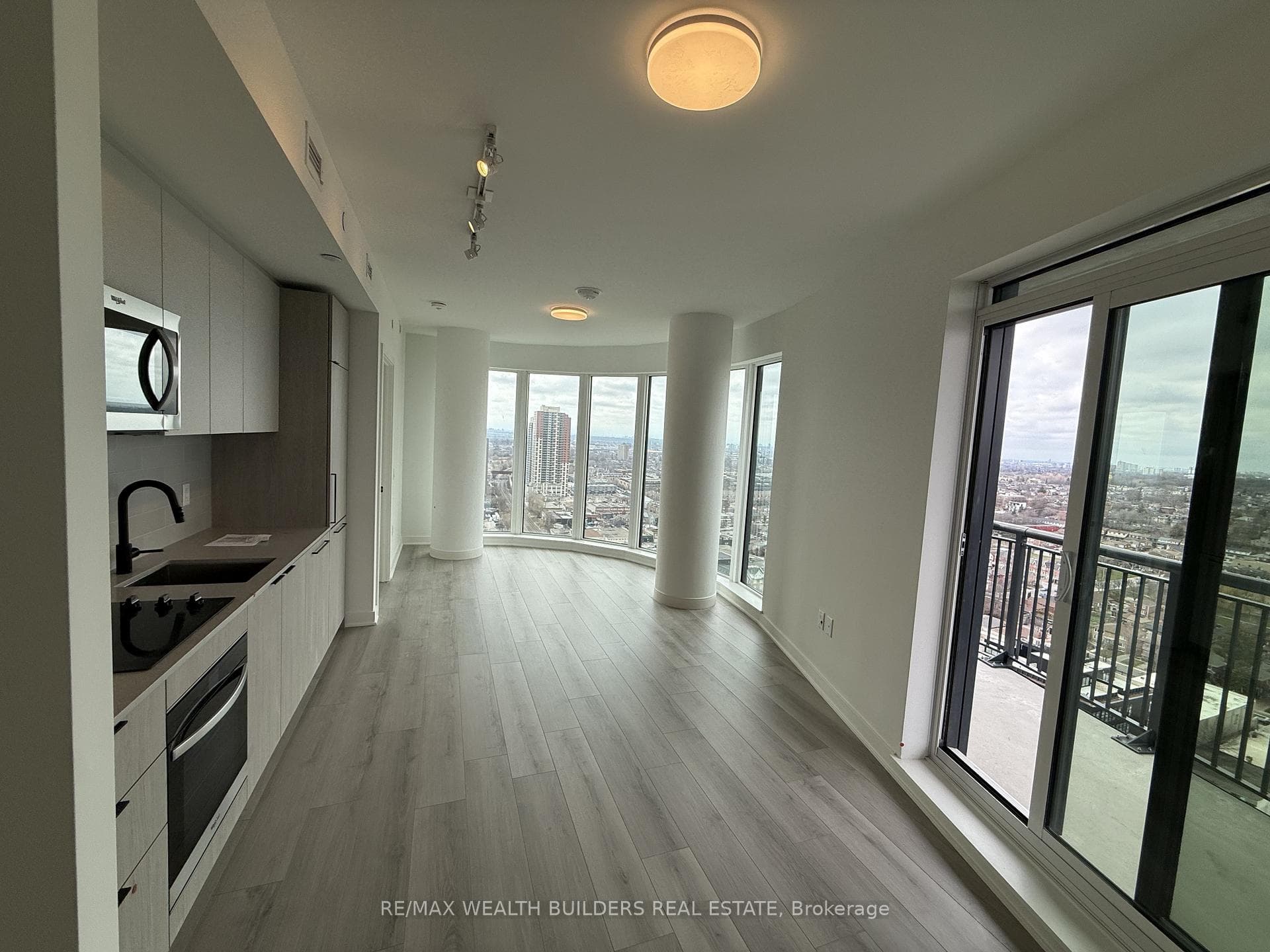 1185 Dupont Street Unit 2102, Toronto W02