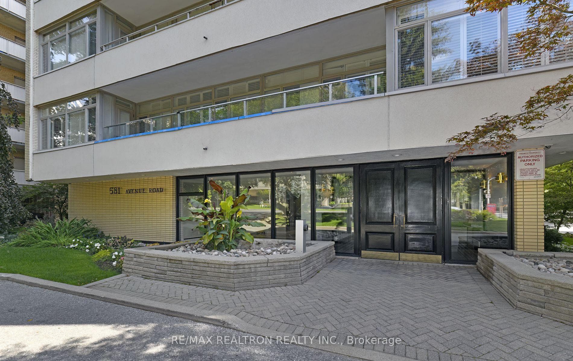 581 Avenue Road Unit 501, Annex / Yorkville / Summerhill, ON M4V 2K4 - Photo 1