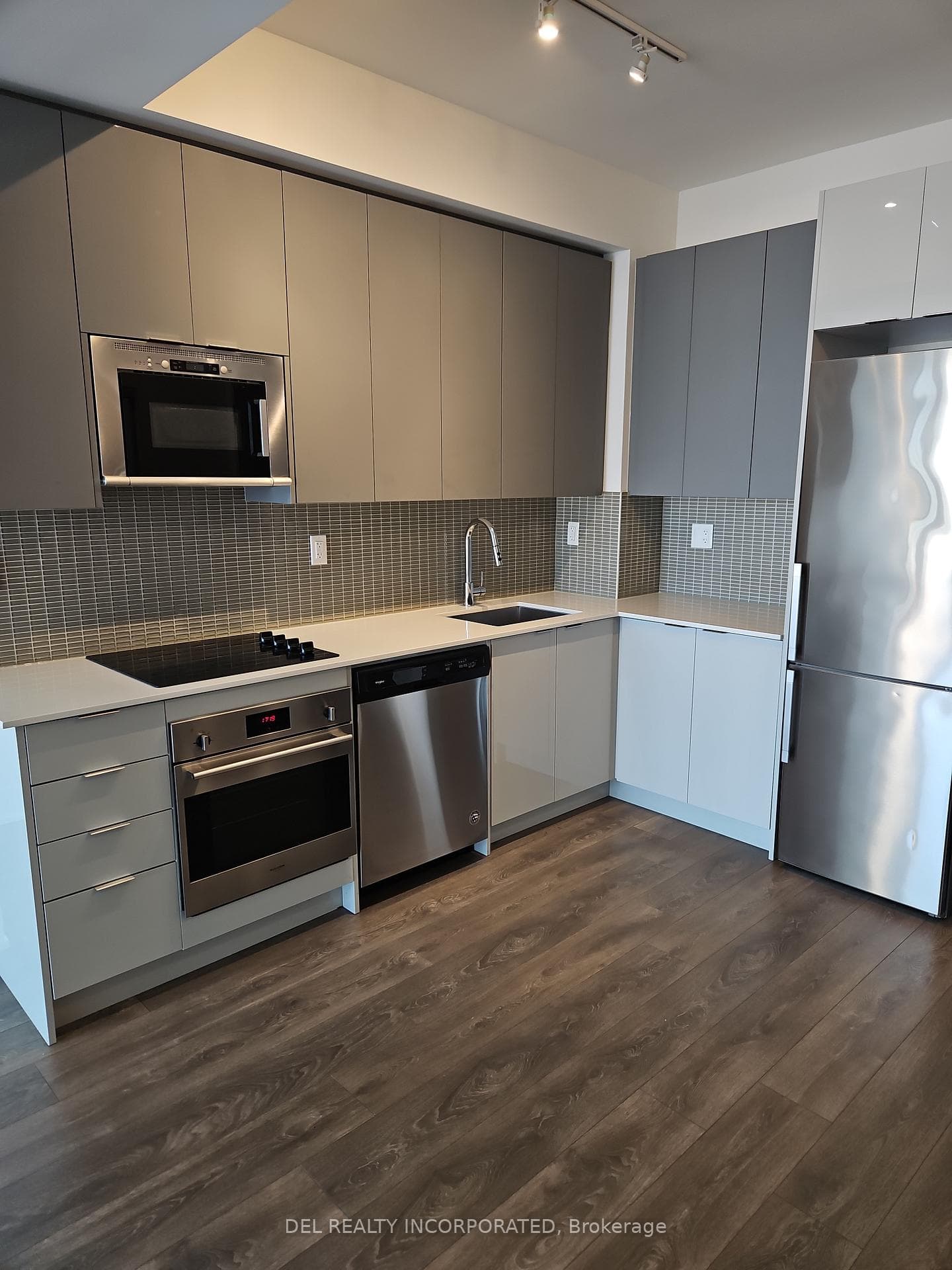 2916 Hwy 7 Road Unit 2301, Vaughan, ON L4K 0K6 - Photo 1