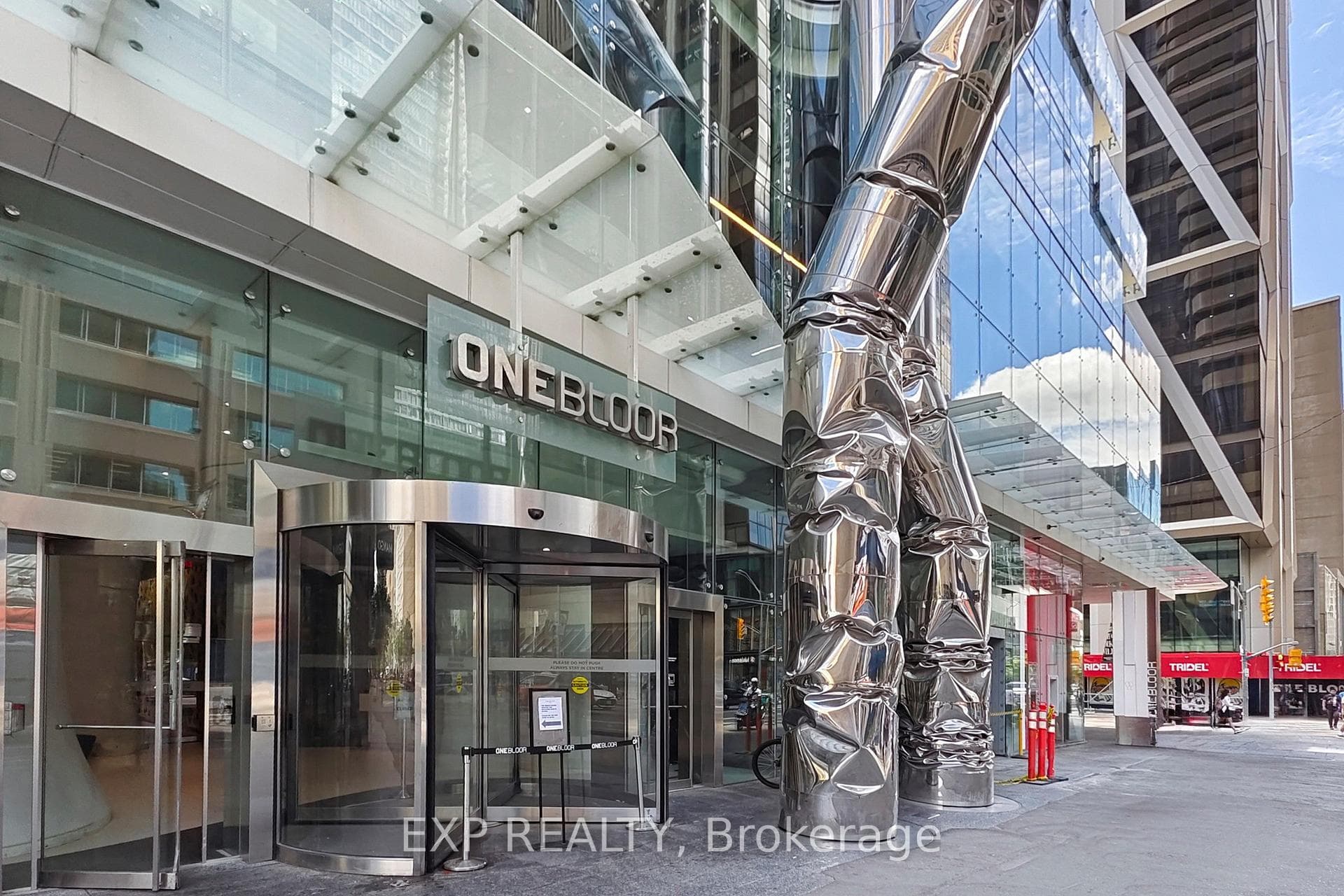 1 Bloor Street Unit 3211, Regent Park / Cabbagetown / St. James Town, ON M4W 1A9 - Photo 1