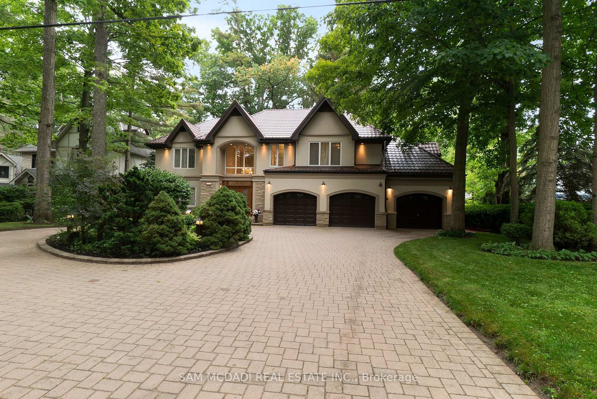 978 Tennyson Avenue, Mississauga, ON L5H 2Z1 - Photo 1