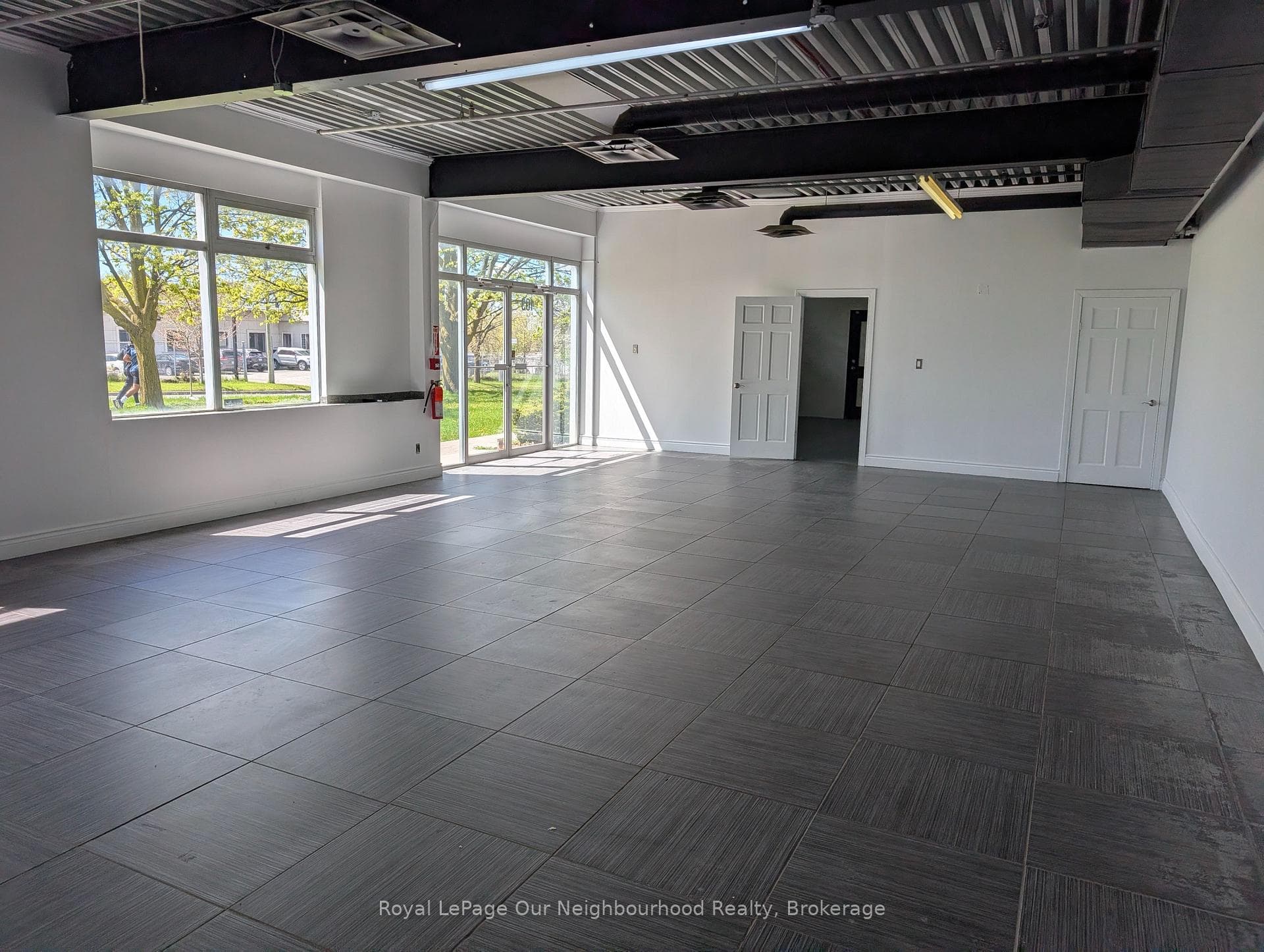 100 Sunrise Avenue Unit 103, Don Mills / Parkwoods / Victoria Village, ON M4A 1B3 - Photo 1