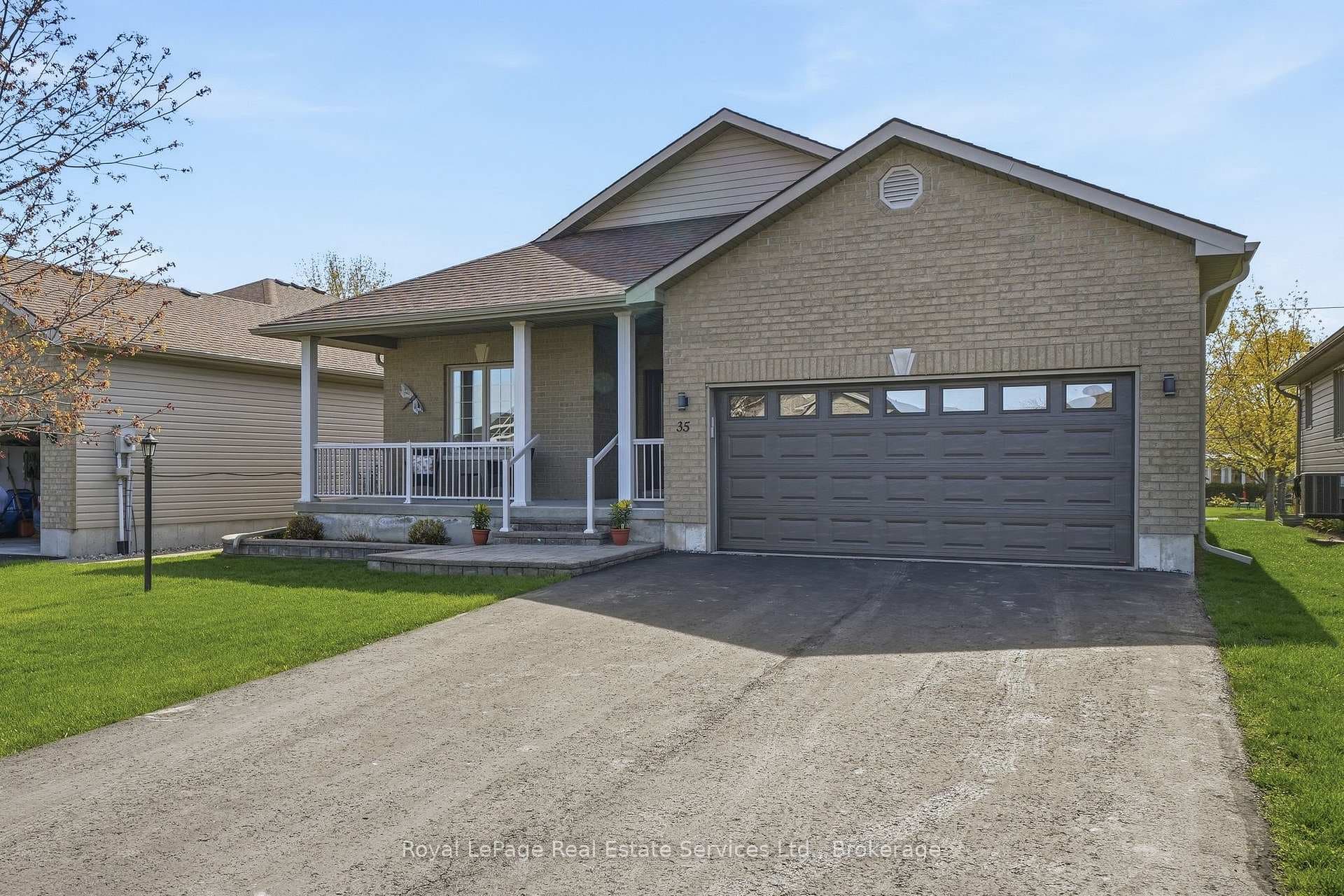 35 Maplehurst Crescent, Prince Edward County
