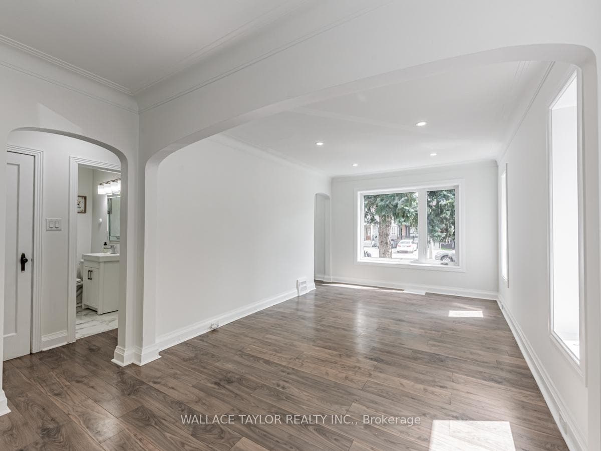 10 O'connor Drive, Danforth / East York, ON M4K 2K2 - Photo 1