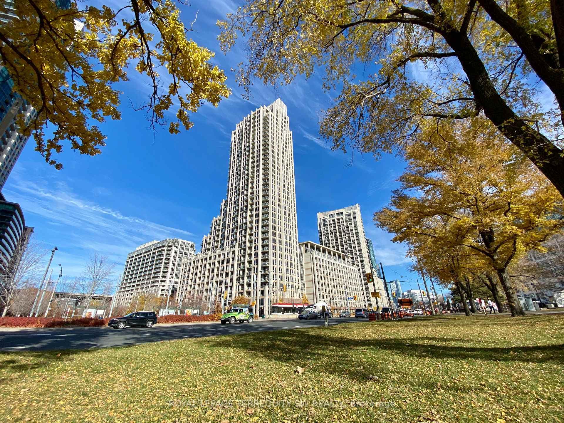 628 Fleet Street Unit 1608, Toronto C01