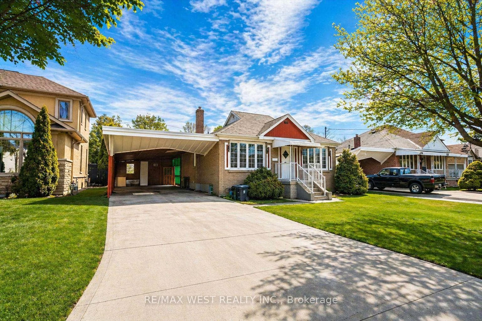 7 Highland Hill, York / Weston, ON M9A 2P7 - Photo 1