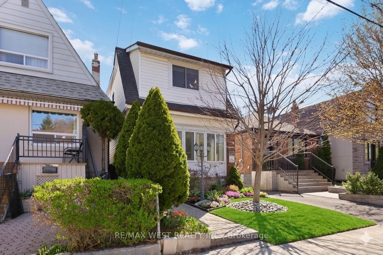 79 King Edward Avenue, Danforth / East York, ON M4C 5J5 - Photo 1