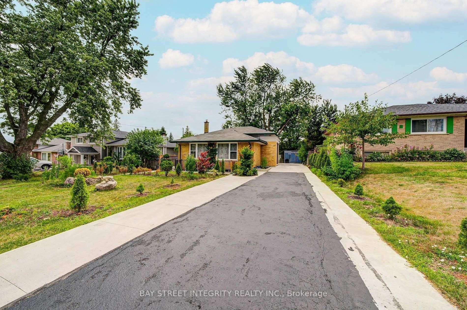 16 Arrowflight Drive, Markham