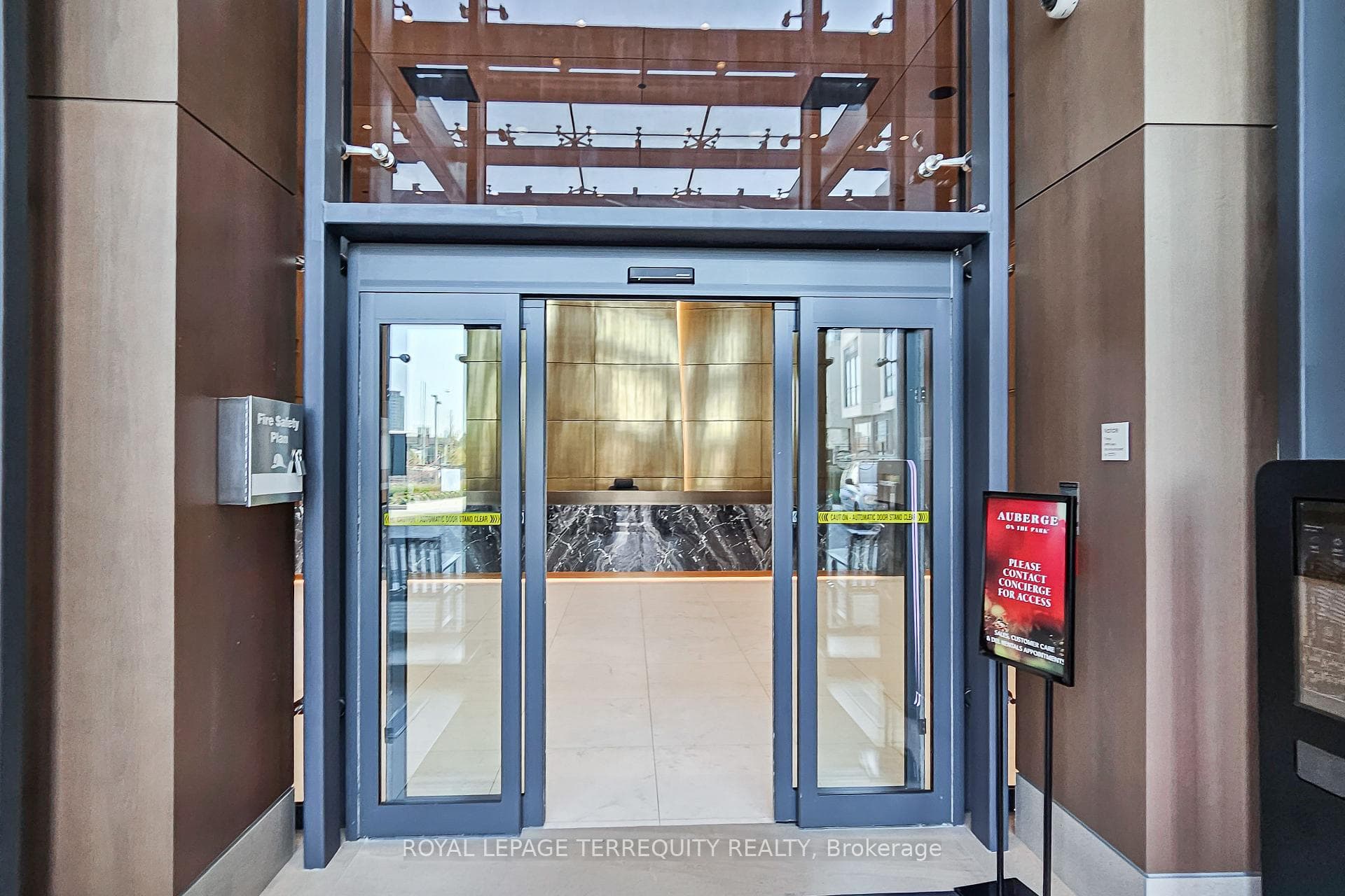 20 Inn On The Pk Dr Drive Unit 1735, Don Mills / Parkwoods / Victoria Village, ON M3C 0P8 - Photo 1