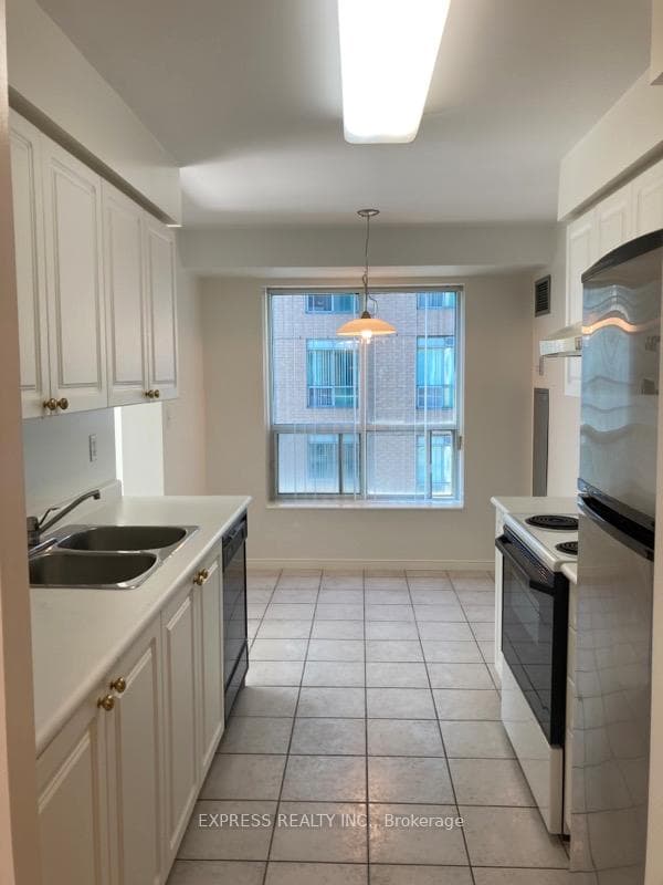 39 Pemberton Avenue Unit LPH15, Willowdale / Newtonbrook, ON M2M 4L6 - Photo 1