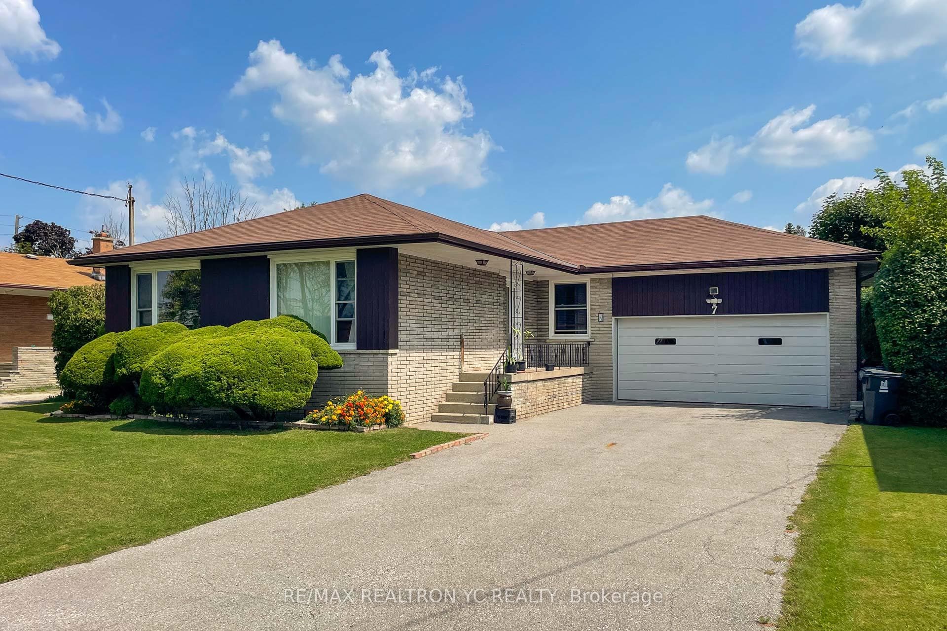 7 Muirkirk Road, Thornhill / Willowdale, ON M2R 1W2 - Photo 1