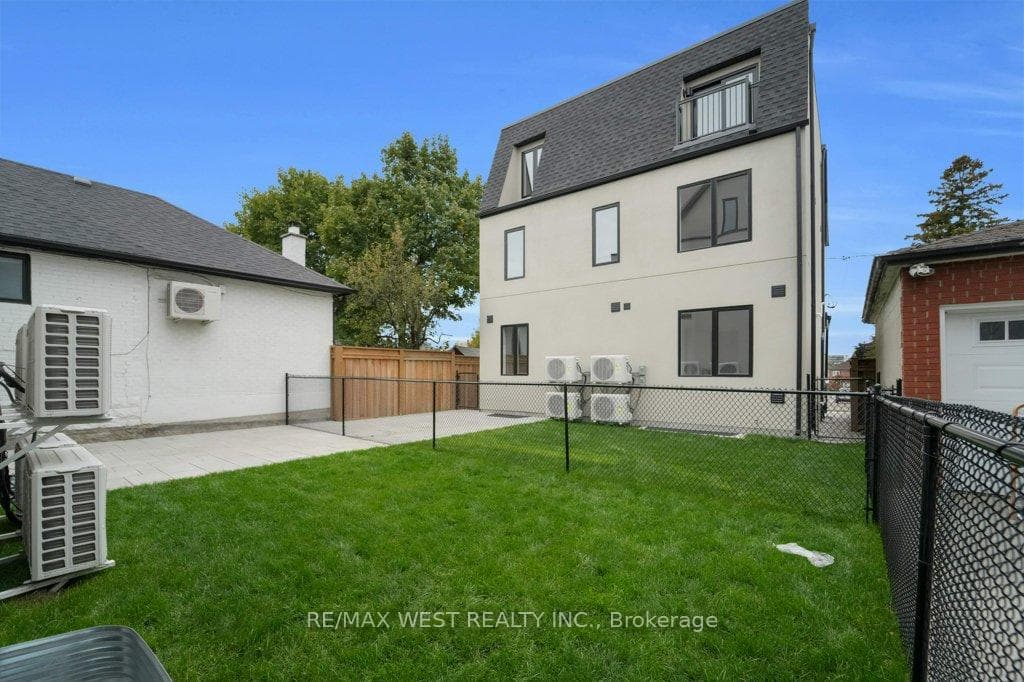 502 Atlas Avenue Unit C, Forest Hill / Deer Park, ON M6C 3R3 - Photo 1