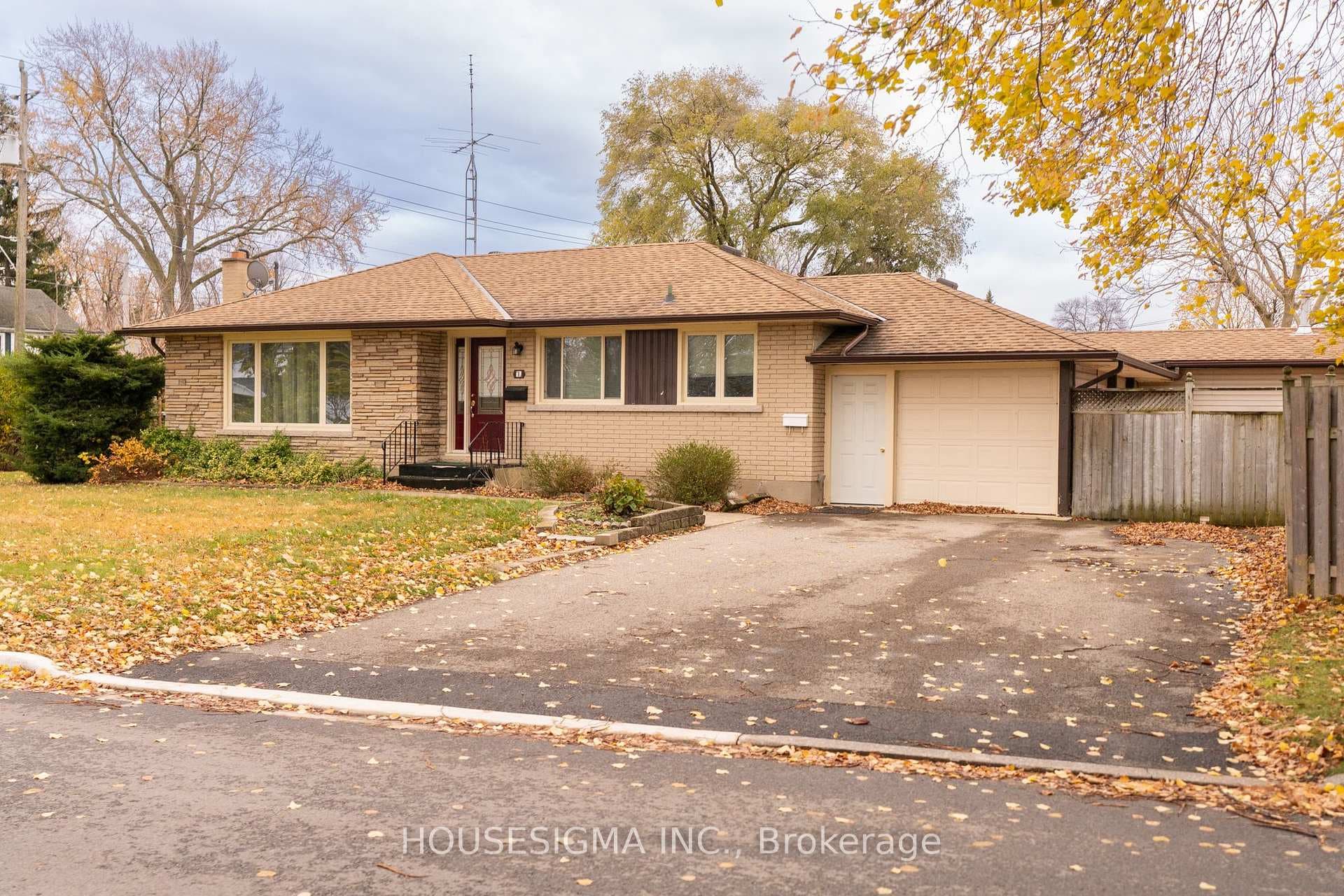 1 Cherrylane Drive, St. Catharines, ON L2M 2H7 - Photo 1