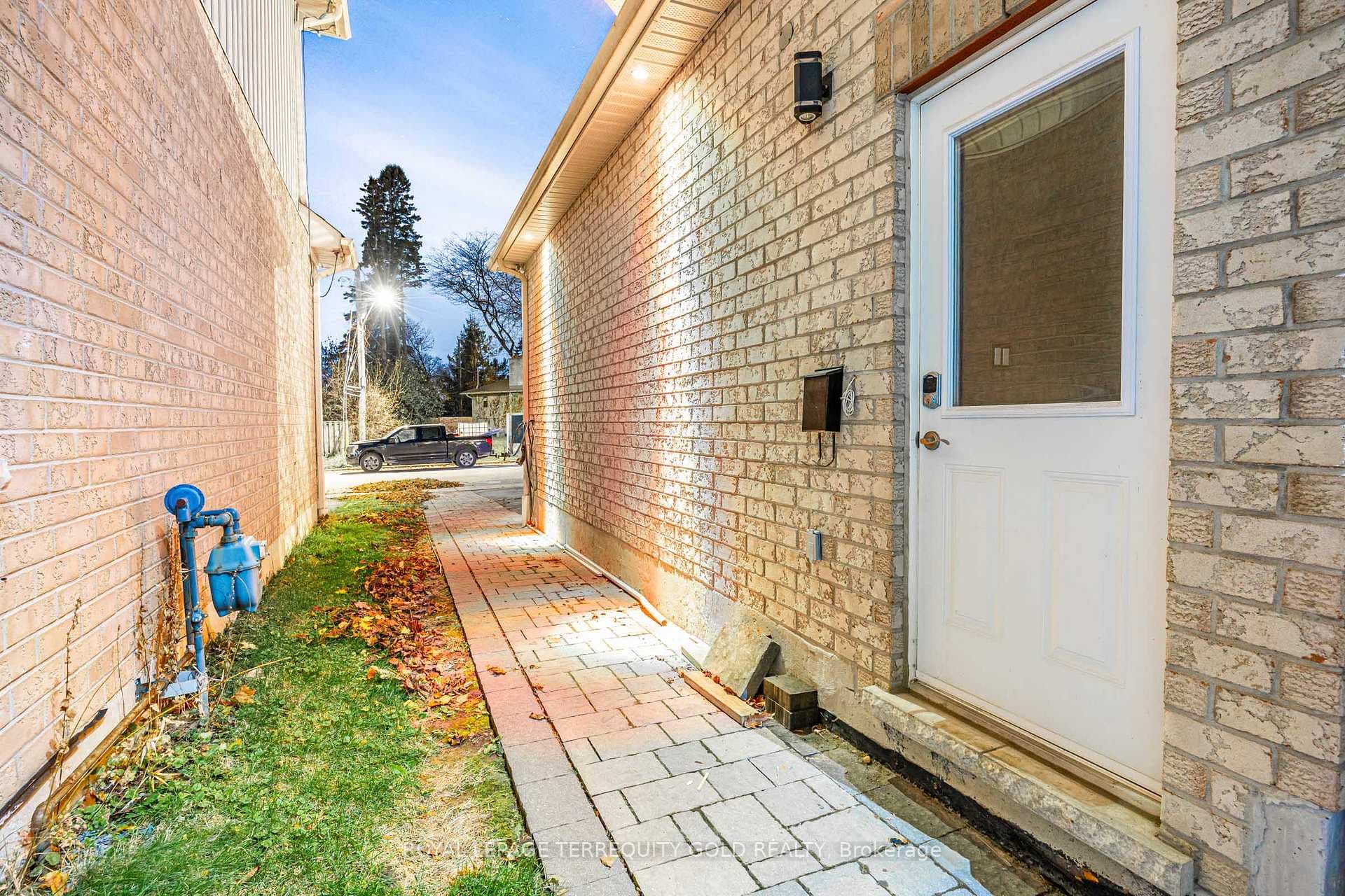 66 Rideout Street Unit Bsmt, Ajax, ON L1S 1P8 - Photo 1