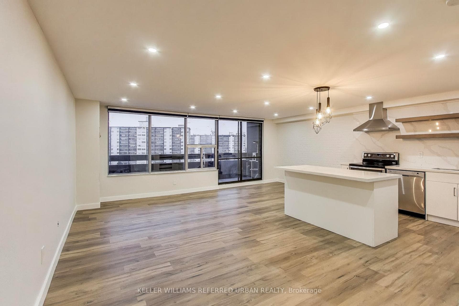 11 Wincott Drive Unit 1215, Etobicoke (Kingsview Village / Humber Heights), ON M9R 2R9 - Photo 1