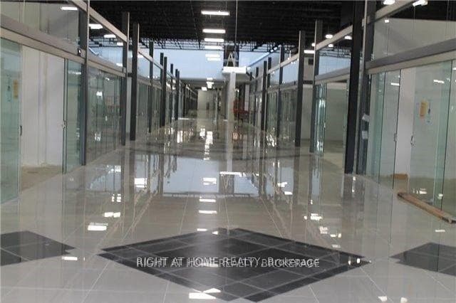 7250 KEELE Street Unit 369, Vaughan, ON L4K 1Z8 - Photo 1