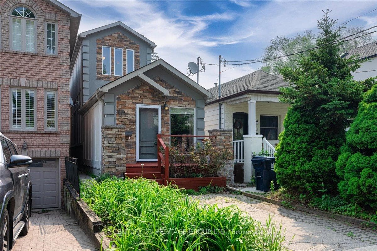 169 King Edward Avenue, Danforth / East York, ON M4C 5J7 - Photo 1