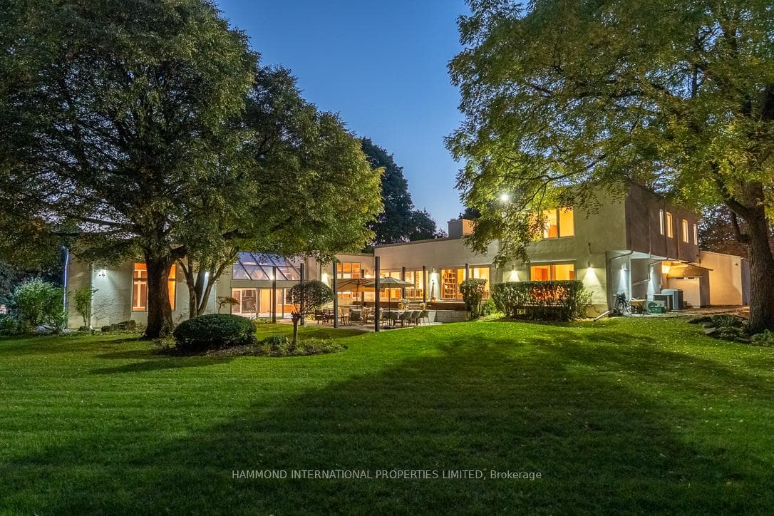 3 Bluejay Place, Don Mills / Parkwoods / Victoria Village, ON M3B 1V8 - Photo 1